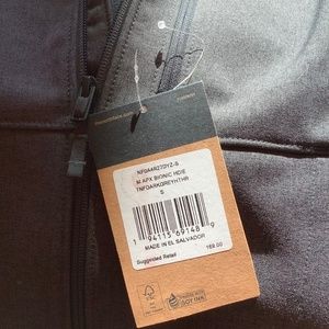 NWT Mens XS X Small THE NORTH FACE RAIN JACKET HOODED $179